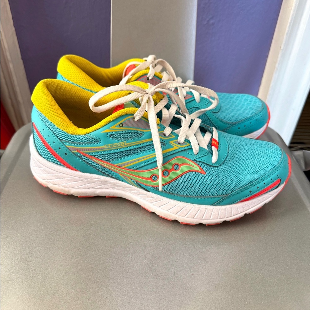 Saucony Women's Teal Running Shoes with Yellow Accent